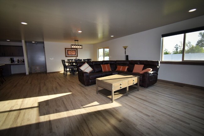 Foto del edificio - 2877 Ashley Ave