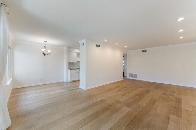 Building Photo - 2821 Miradero Dr