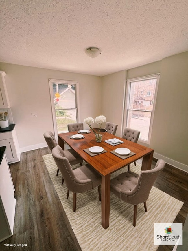 Foto del edificio - New 4 bed 3 bath house in East Town.