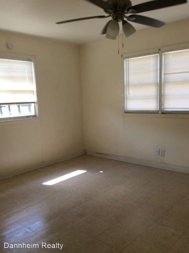 Foto del edificio - 1 br, 1 bath House - 208 SE 6th Street