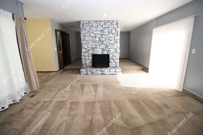 Building Photo - 8310 E 65th St