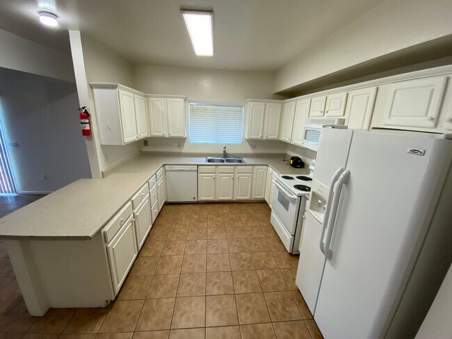 Foto del edificio - 1415 E Elm St