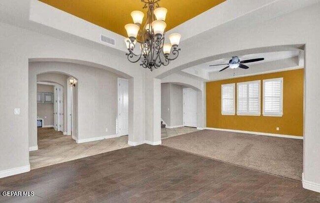 Building Photo - 841 Golden Edge Ct
