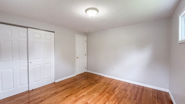 Building Photo - Gorgeous single-family home near Hartford ...