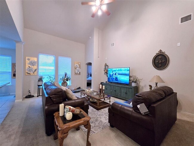 Building Photo - 204 Valona Loop