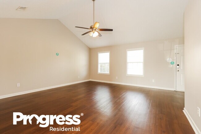 Building Photo - 3240 Hardwood Dr