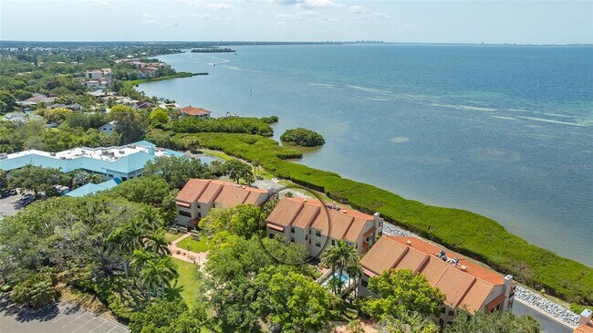 Building Photo - 4449 Bay Club Dr