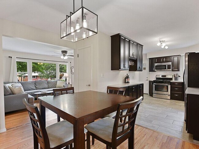 Foto del edificio - 6819 W 23rd St