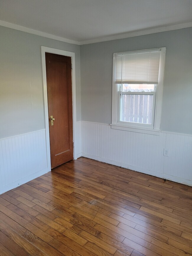 Building Photo - 217 Thurber St