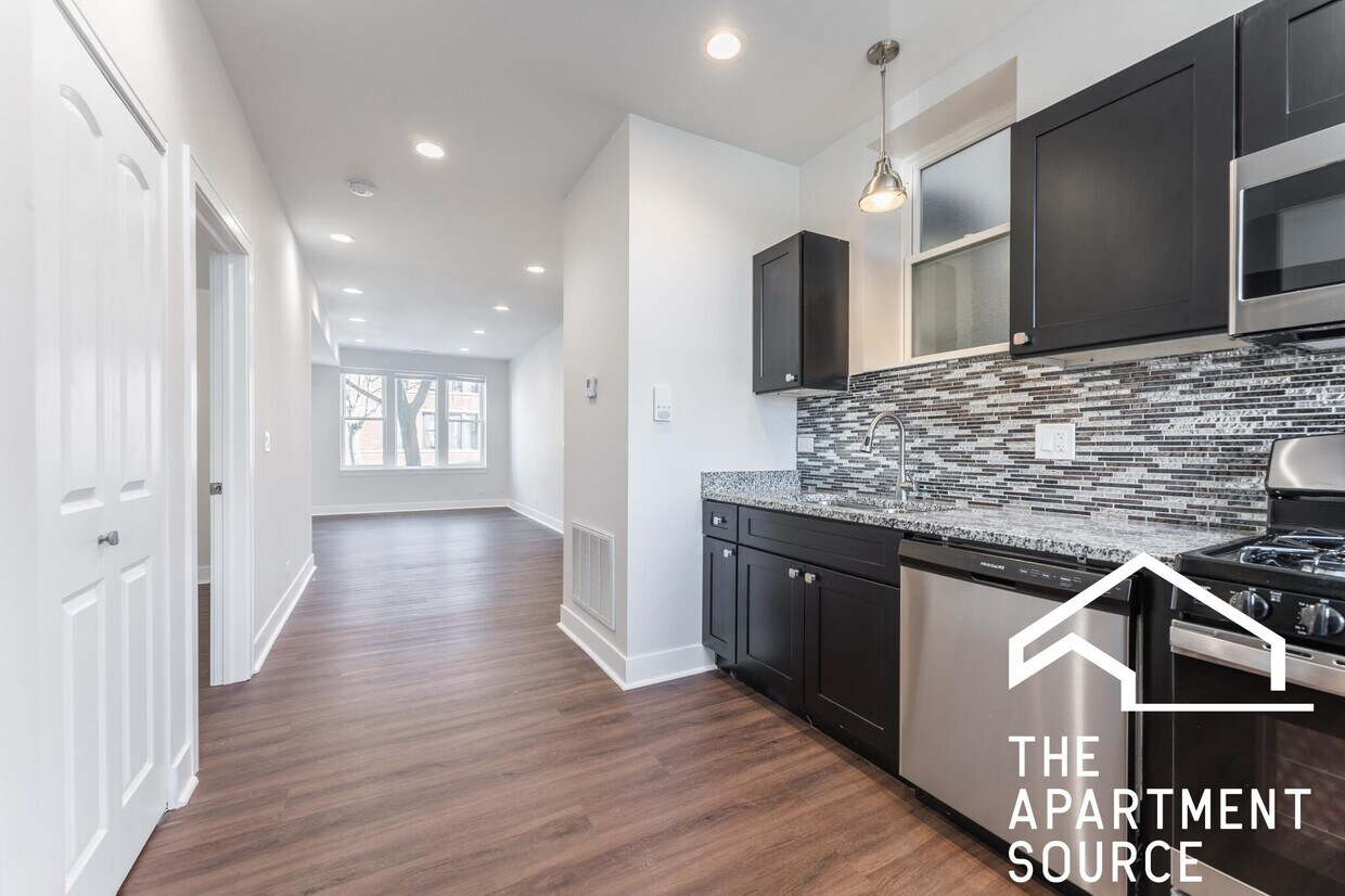 Foto principal - 4354 N Troy St