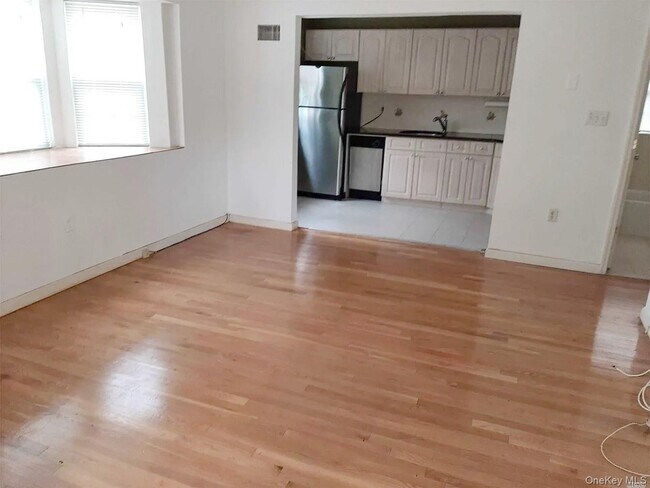 Foto del edificio - 248-03 Depew Ave