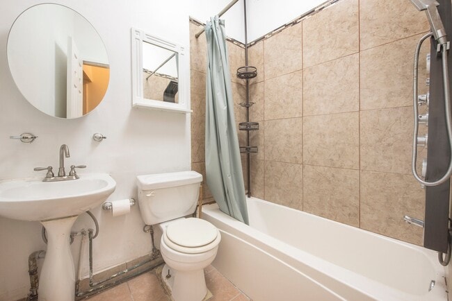 Building Photo - 607 W 138th St