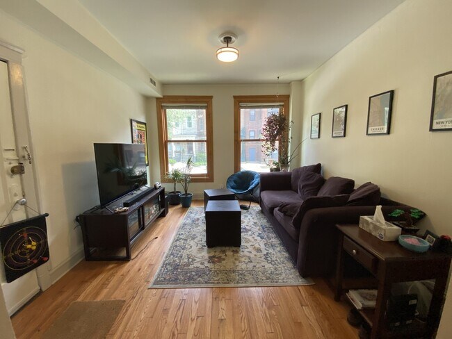 Foto del edificio - 852 W Diversey Pkwy