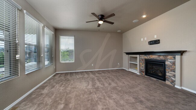Building Photo - Stunning 5 bedroom home in Banning Lewis R...