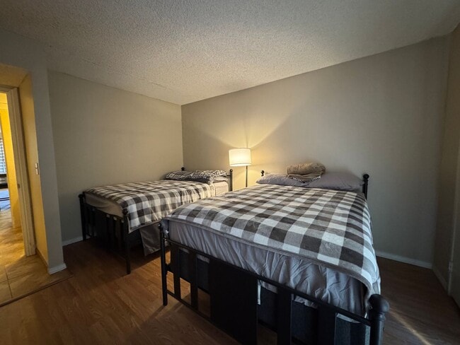 Building Photo - Fully Furnished One Bedroom Condo in Deser...
