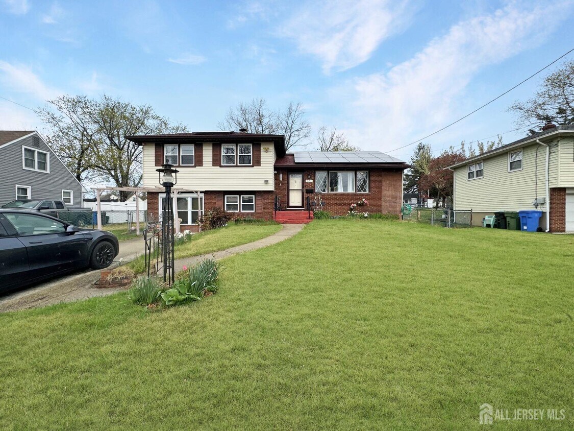 Foto principal - 124 Oakdale Rd