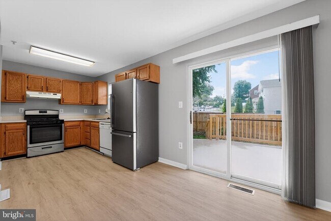 Foto del edificio - 4630 Warren Tree Way