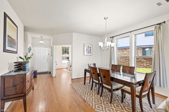 Building Photo - 4 br, 3 bath House - 5702 Camelia Evergree...