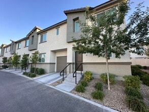 Building Photo - 2813 Tahiti Grape Wy