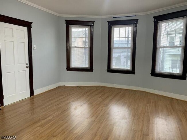 Building Photo - 2 bedroom in Paterson City NJ 07502
