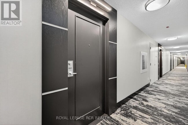 Photo du bâtiment - 525-525 Wilson Ave