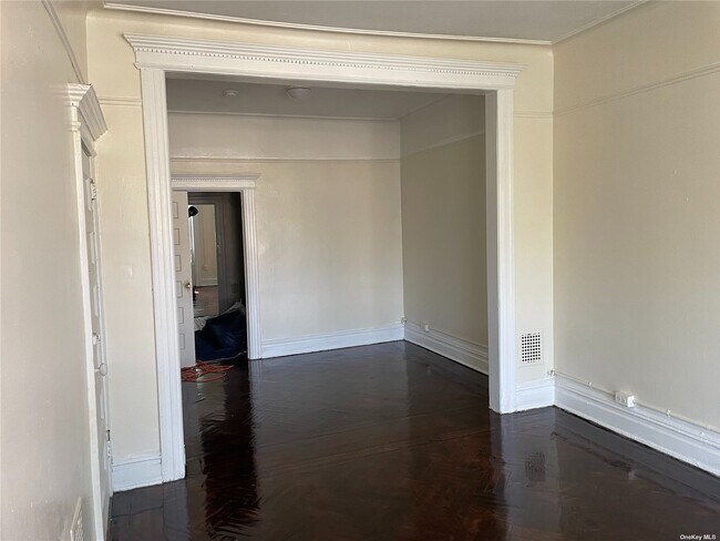 Building Photo - 1502 Putnam Ave