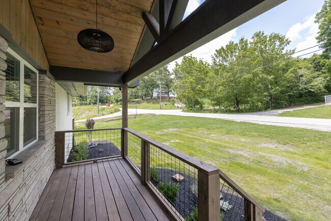 Foto del edificio - 331 Clover Hill Rd