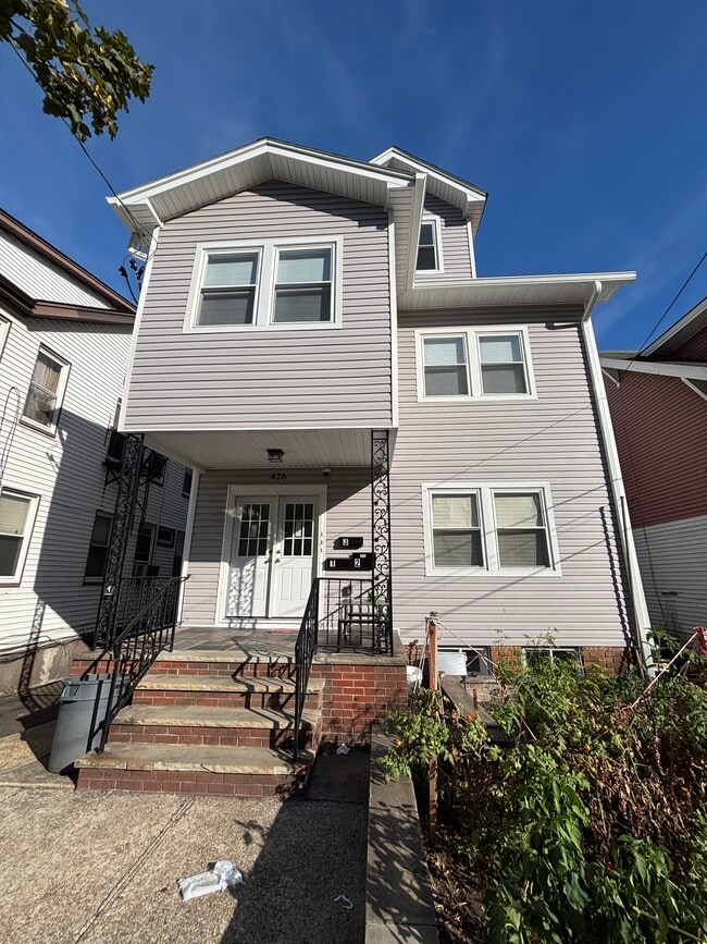 Building Photo - 426 Stuyvesant Ave