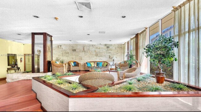 Foto del edificio - 4675 W 18th Ct