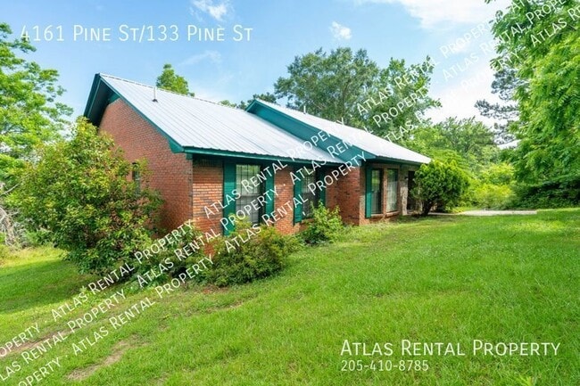 Building Photo - 4161 Pine St