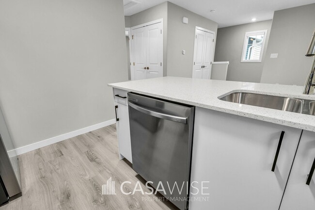 Building Photo - 6079 Naden Landing NW