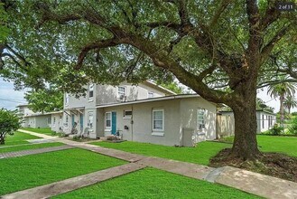 Building Photo - 818 3rd Ave N