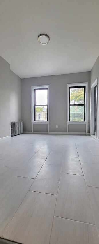 Primary Photo - 357 57th St