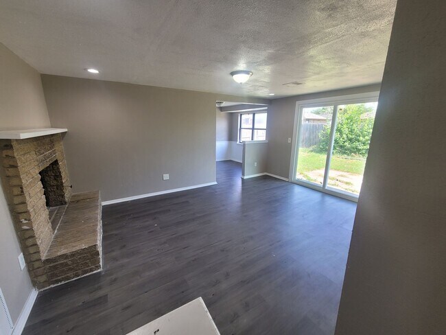 Building Photo - COMING SOON! RARE 5 BEDROOM HOME IN SOUTH OKC / MOORE SCHOOLS!