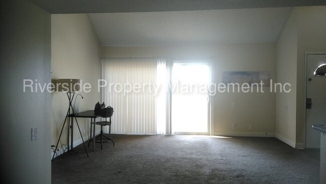 Building Photo - 1440 W Edgehill Rd