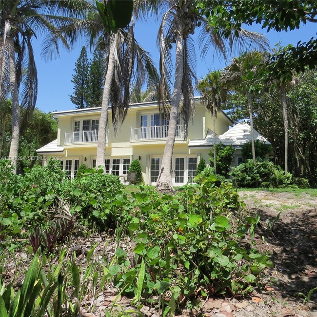 Building Photo - 404 S Beach Rd