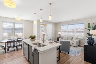 Building Photo - Seasons at Grafton