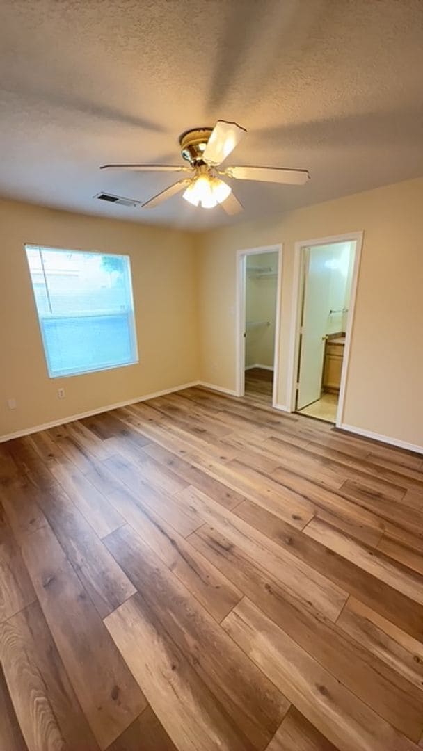 Building Photo - Discover this 3-bedroom, 2-bath home in northwest Albuquerque