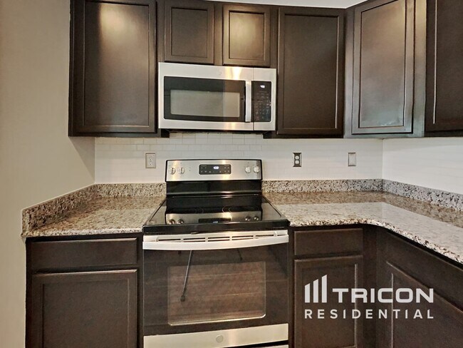 Building Photo - 240 Chesterbrook Ln
