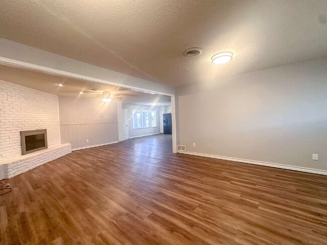 Foto del edificio - Newly-updated, 3-bedroom near LCU!
