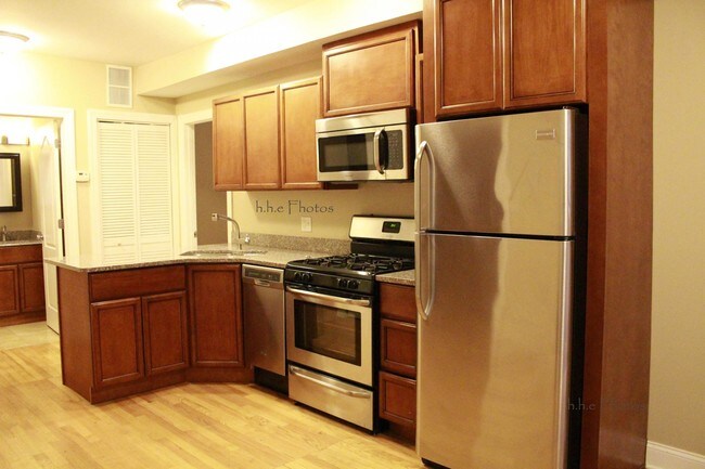 Foto del edificio - 3731 N Kimball Ave