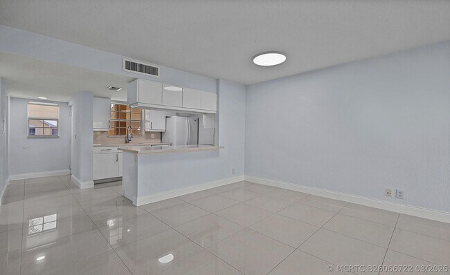 Foto del edificio - 6300 La Costa Dr