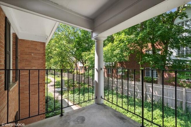 Building Photo - 520 Shorely Dr