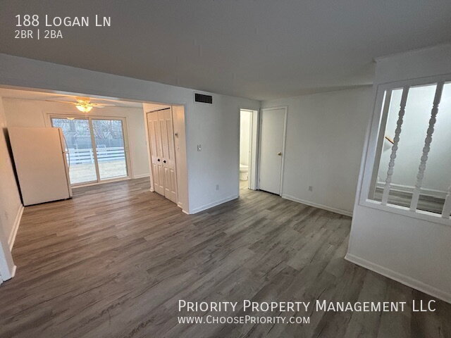 Foto del edificio - 188 Logan Ln