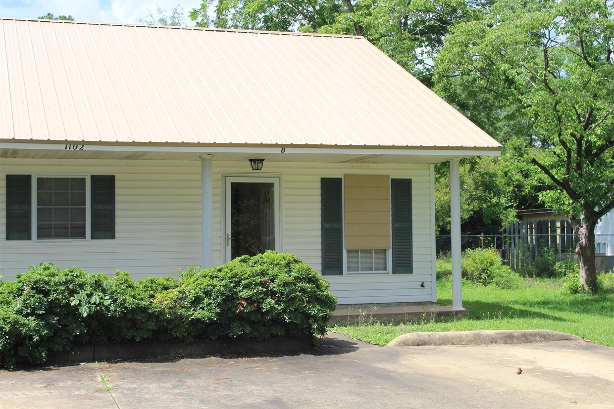 1102 Peachtree Terrace, Albany, GA 31707 Townhome Rentals in Albany GA