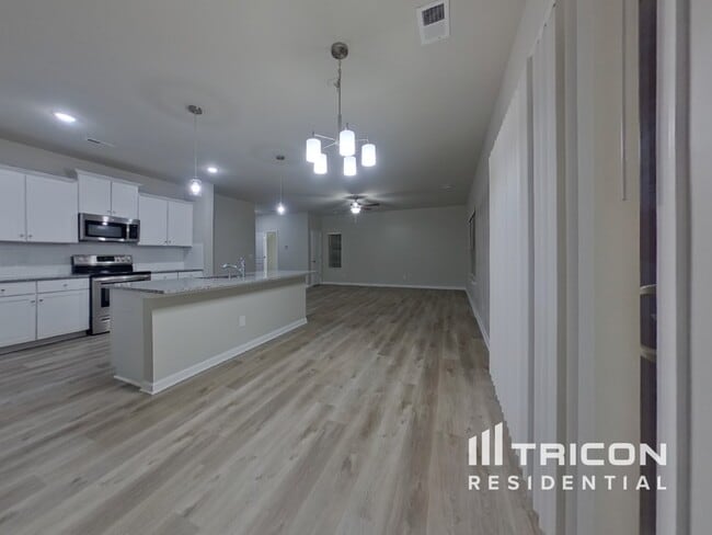 Building Photo - 114 Spring Knoll Drive Charlotte NC