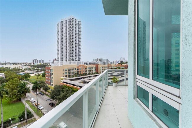 Foto del edificio - 1900 N Bayshore Dr