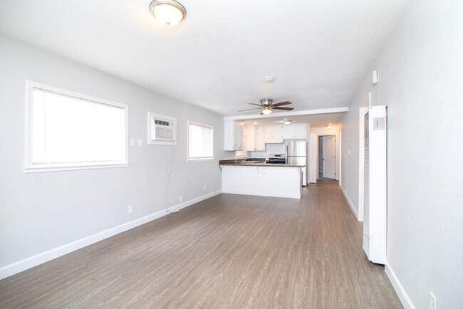 Foto del edificio - ALF OFF One Month’s Rent! Updated 3BR Home with Garage & Yard – Prime Sacramento Location