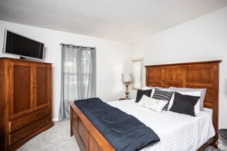 Interior Photo - The Cove at Cooper Lakes