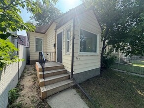 Building Photo - 797 Simcoe St